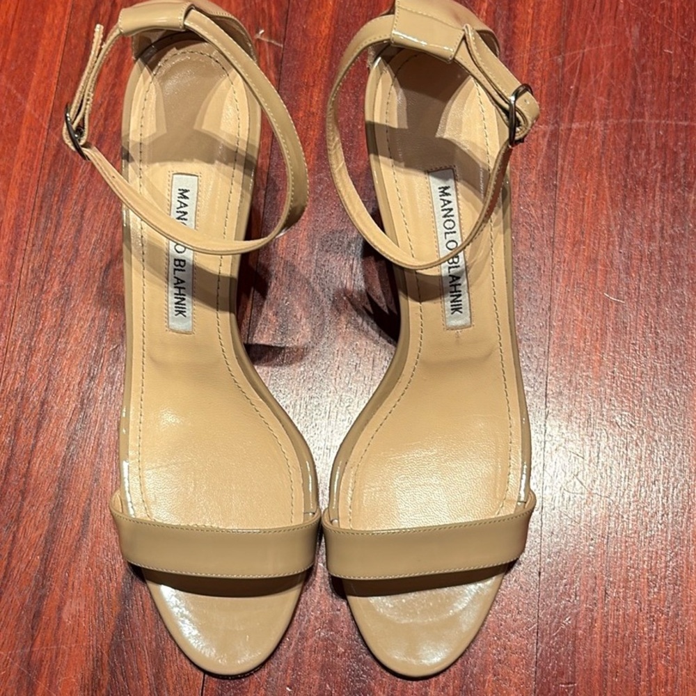Manolo Blahnik Patent Leather Nude Ankle Strap Heels - Picture 3 of 12